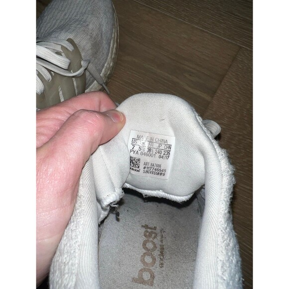 Adidas Womens Ultra Boost Cloud White Running Shoes Sneakers Size 7 - Picture 7 of 7